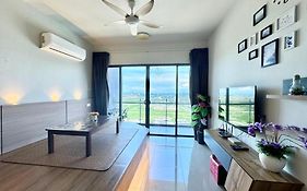 Atlantis Center Of Melaka 1B1B Max 6Pax With Big Pool And Sky Bridge
